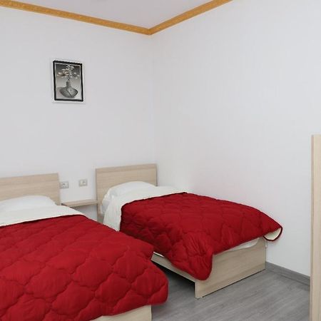 Comfort Apartment Berat Bagian luar foto